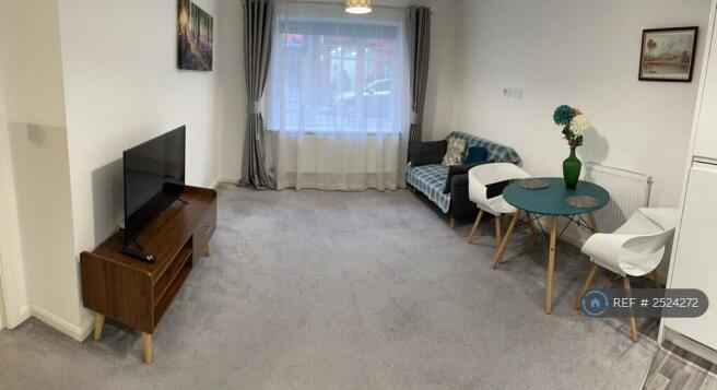 Spacious Living Room 