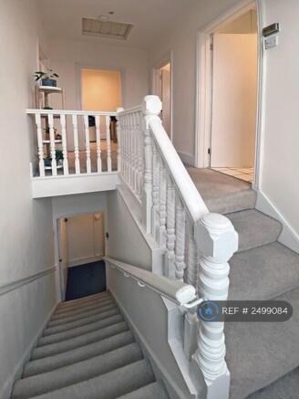 Hallway - Picture 1