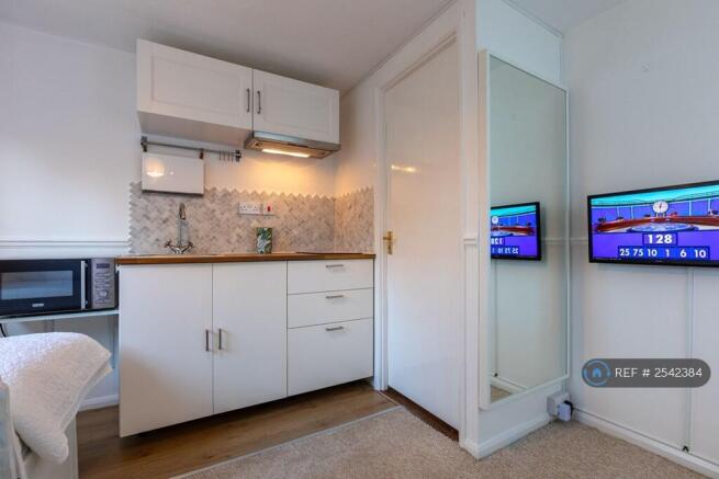 Fully Fitted Kitchen.