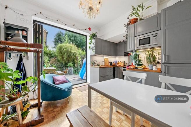 Kitchen Diner For Entertaining