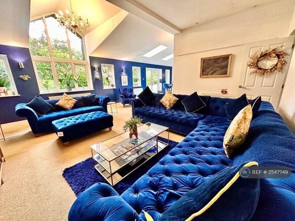 5 Bedroom Detached  For Short Term Corporate Let 
