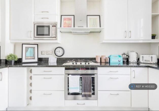 Bright Dine In Kitchen