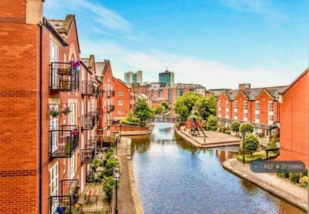 Piccadilly Village On Ashton Canal