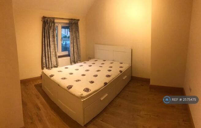 Room 4 Available- £900