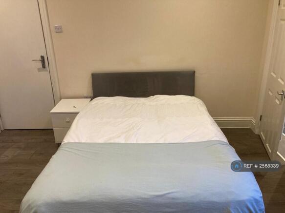 Studio 6 - Available 1st November £800