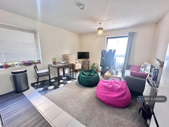 Living Room/Reception