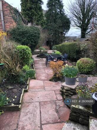 Rear Enclosed Cottage Garden