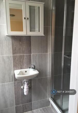 En Suite; Shower, Sink, Wc