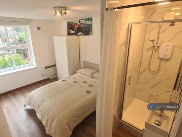 Bedroom 1: Private Bathroom (11 Sq-m)