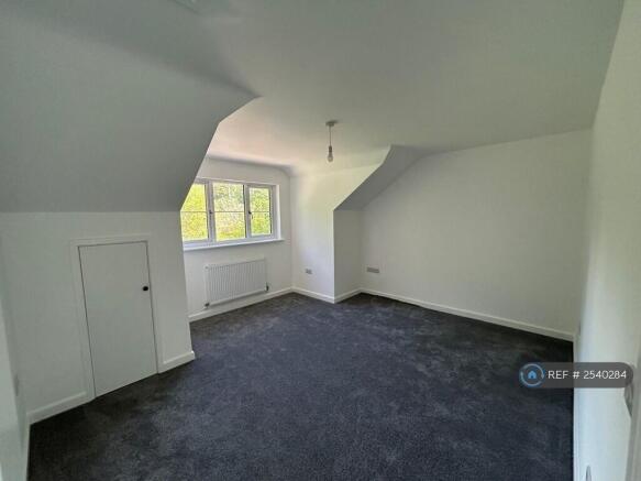 Bedroom 1 (2)