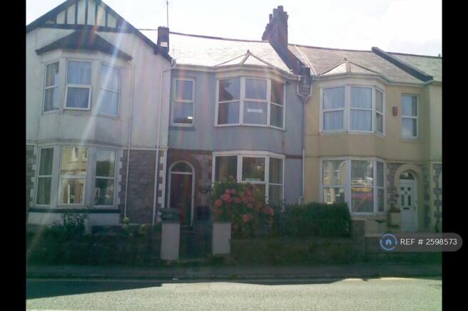 House Exterior (Centre)