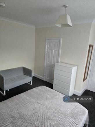 Flat 5 - Bedroom