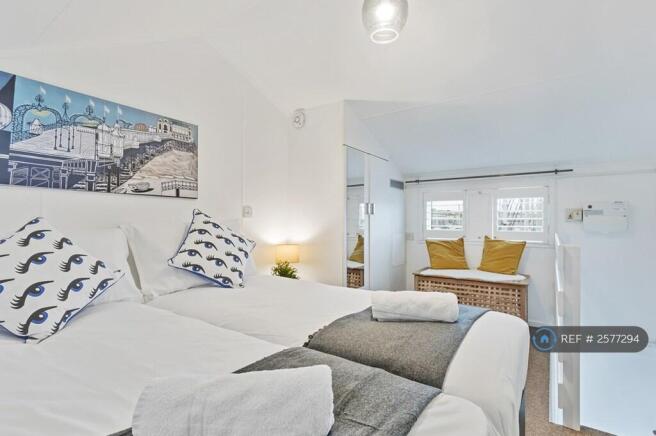 Bedroom - 2 Single Or 1 Double Bed 