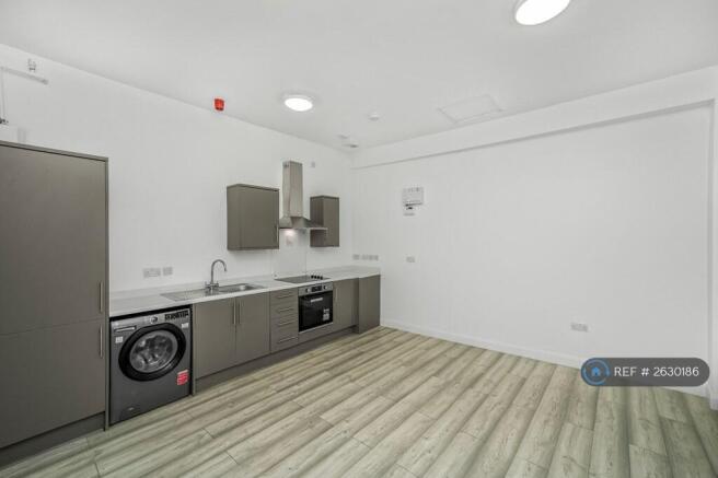 Kitchen & Dining