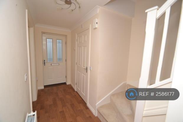 Entrance Hallway Cloakroom / Wc