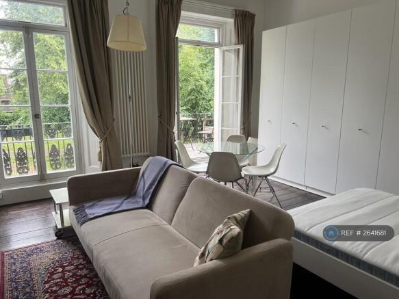 Living Area - Alt View
