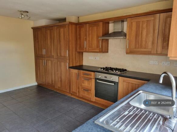 Fitted Kitchen 4.60m x 3.38m (15'1' x 11'1')