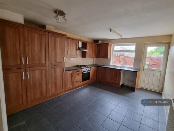 Fitted Kitchen 4.60m x 3.38m (15'1' x 11'1')