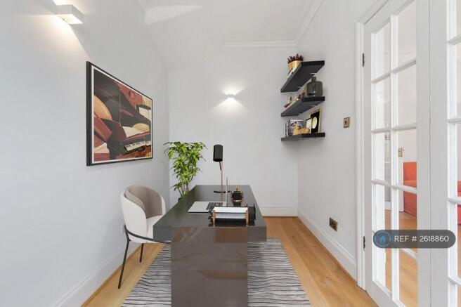 Studio Furnished