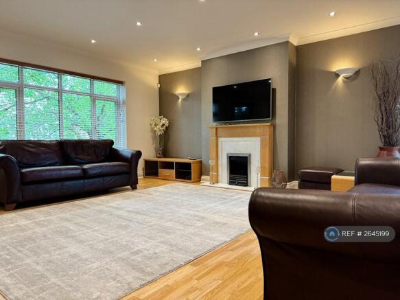 Lounge 1