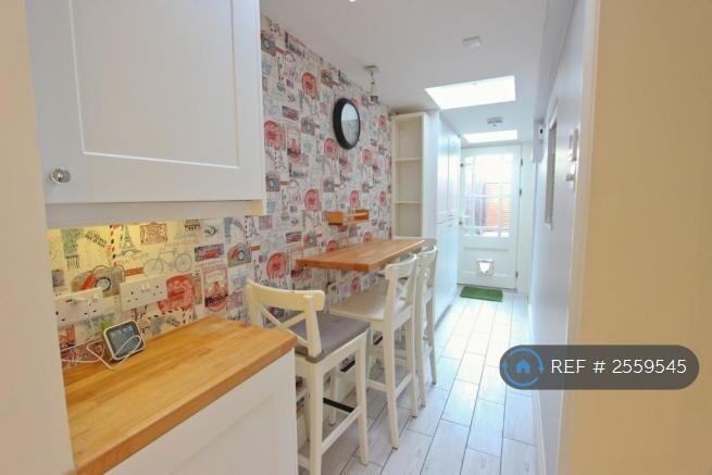 Kitchen/Breakfast Bar