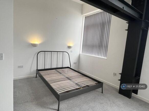 Example With Bed & Blinds