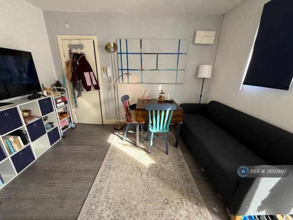 Lounge/Kitchen Area