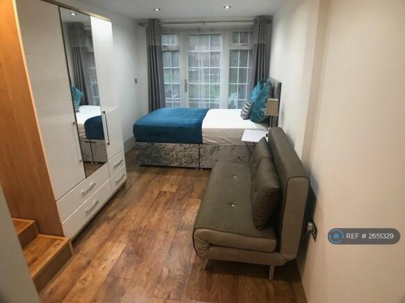 Bedroom / Living Room 