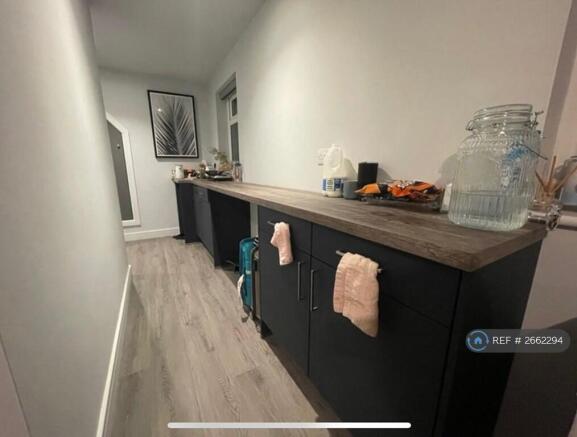 Long Kitchen Worktop With Plenty Of Storage