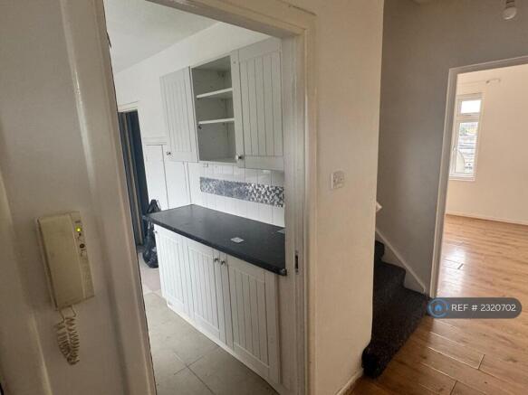 Kitchen With Fitted Electric Hub And Oven Cooker