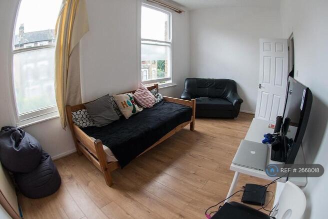 Lounge/4th Bedroom