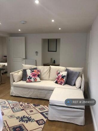 Flat 1: Lounge/Living Room