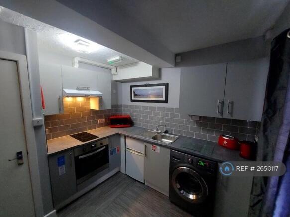 Fully Fitted Kitchen