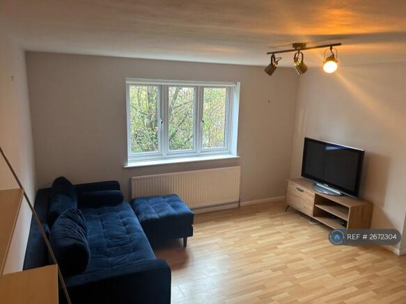 Lounge/Dining Area