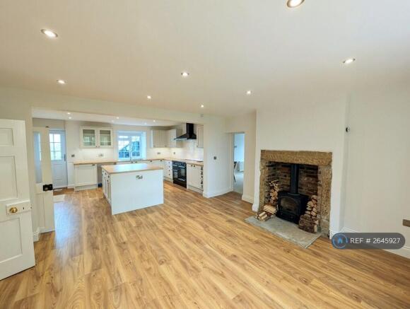 Kitchen & Dining Area