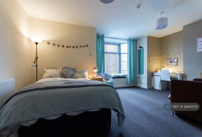 Huge En-Suite Bedroom