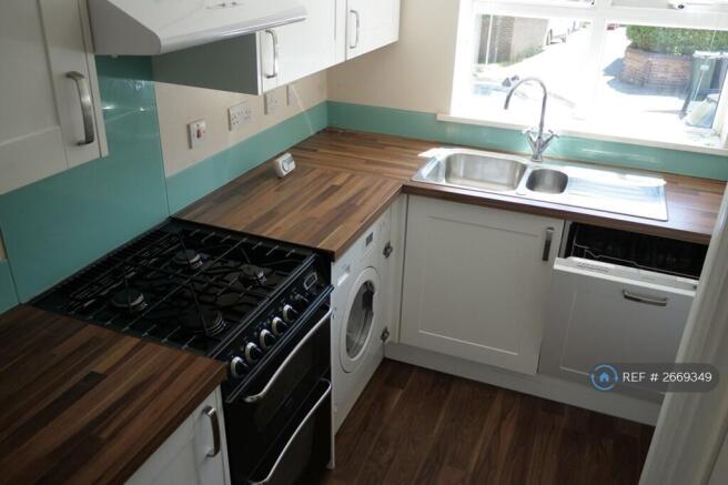 Bright Modern Kitchen With Dishwasher