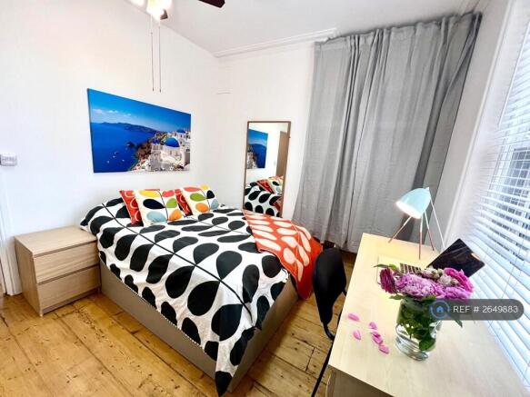 Room 3 Nice Room With Plenty Of Storage 