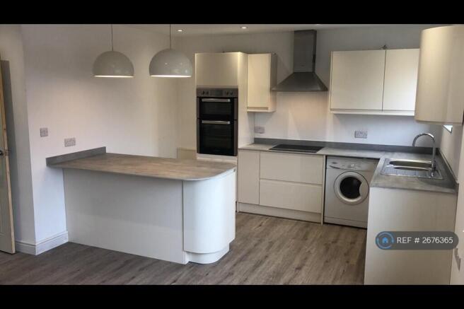 Kitchen/Lounge Pic 3