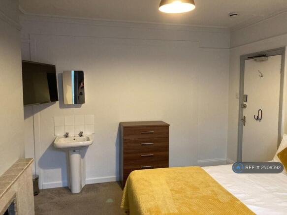 Room 1 - Available 1st November