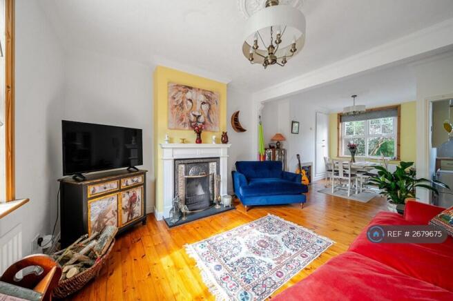 Bright Open Plan Living 