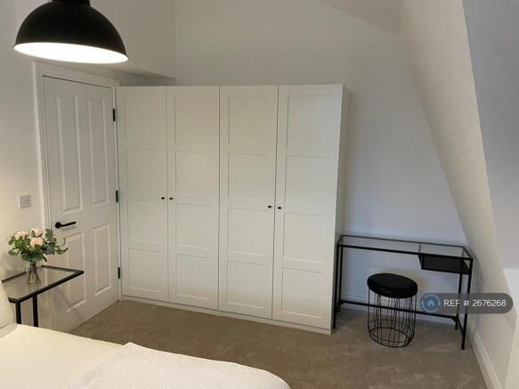 Fitted Wardrobes And Dresser