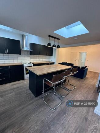 Kitchen & Dinning Area 