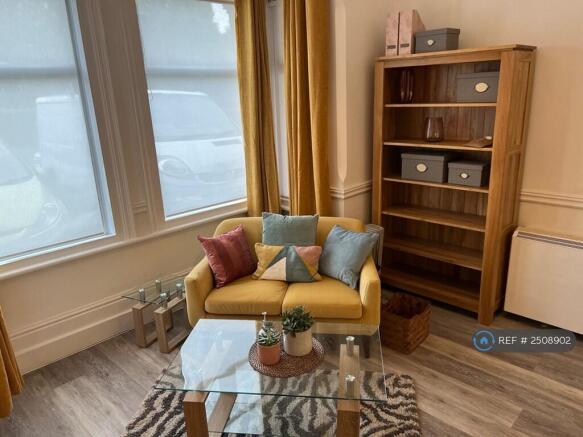 Stylish Solid Oak Furniture And Furnishings