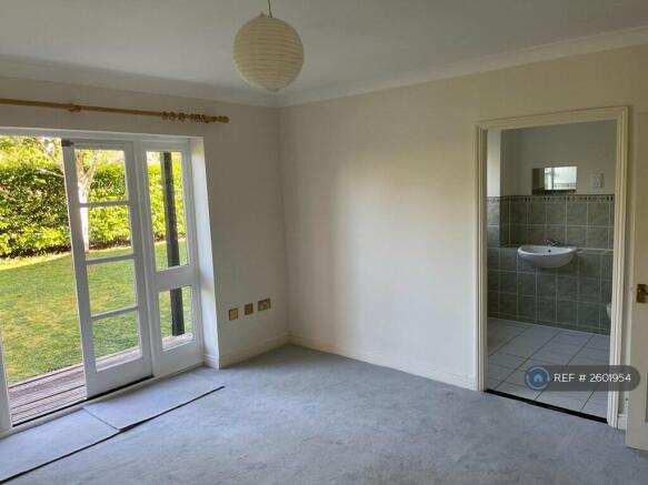 Main Bedroom/ Ensuite 