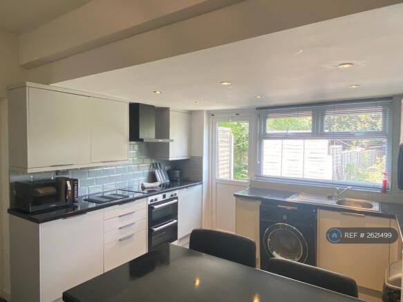 Fully Equpied Brand New Kicthen