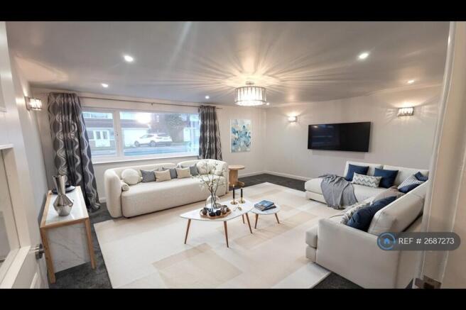 Bright Lounge With 55" Tv & Privacy Window