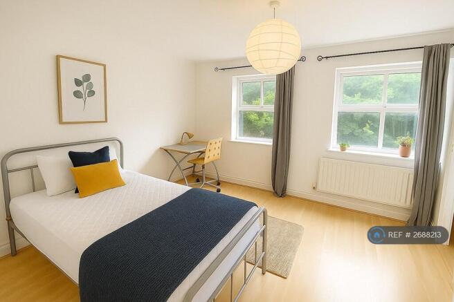 Top Floor Back Bedroom (En-Suite)