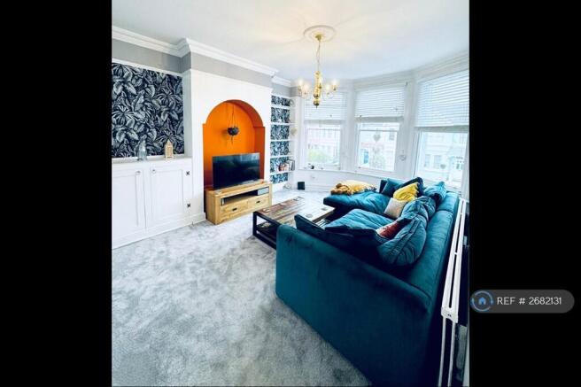 Spacious & Cosy Living Room
