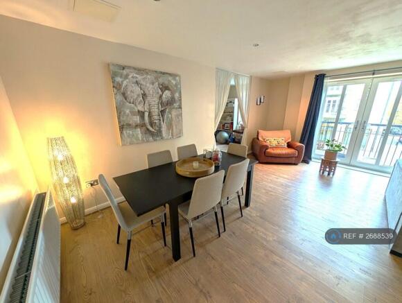 Dinning Area & Lounge